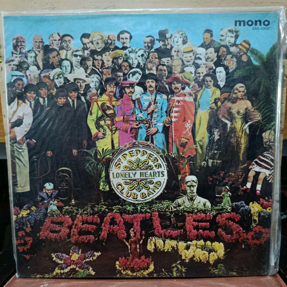 Vinyl Piringan Hitam Rock The Beatles – Sgt Pepper's Lonely Hearts Club Band