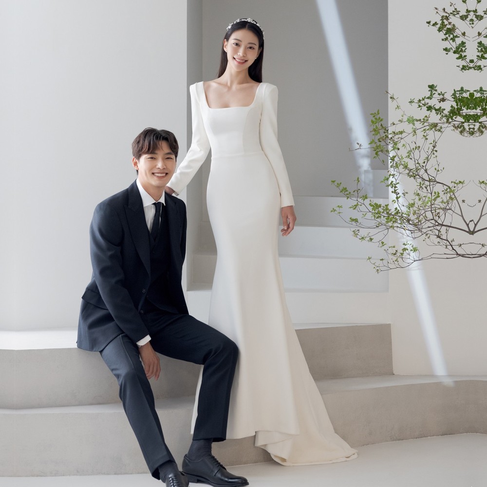 Simple Gaun Pengantin Satin Lembut Lengan Panpang Mermaid Duyung Gaun Pesta Slim Fit Putih