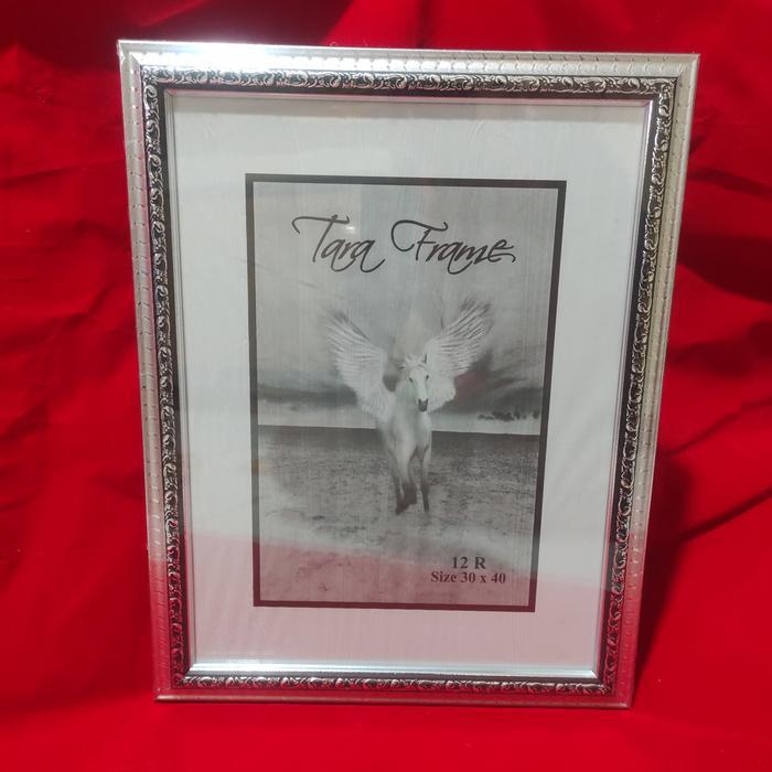 Bingkai frame figura foto 12r 17r 30x40 ukir - Perak