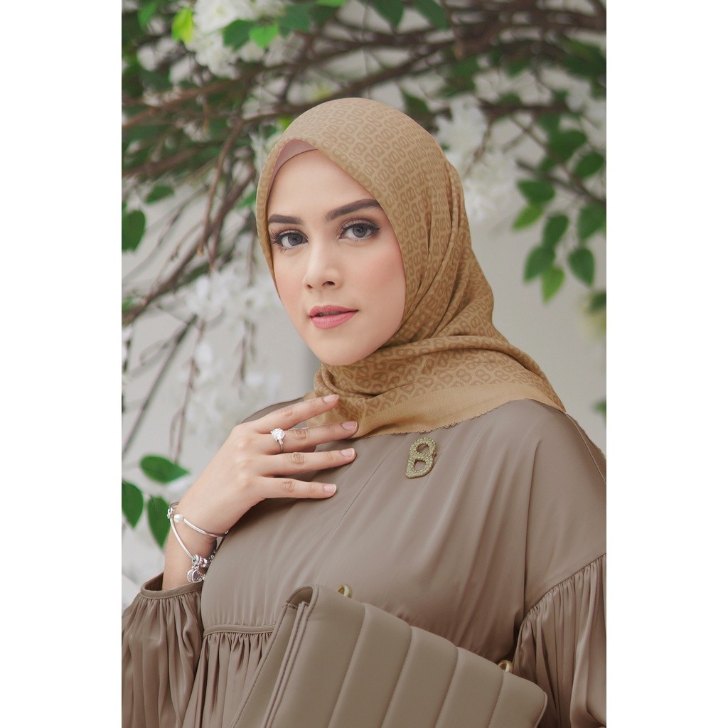 Buttonscarves The Tapis Square - Navajo