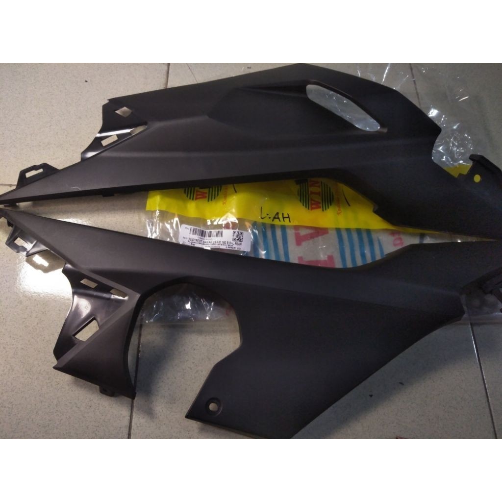 Footrest / Cover Tutup Dek Bawah R+L Bagian B Belakang Honda VARIO 160  Merk WIN