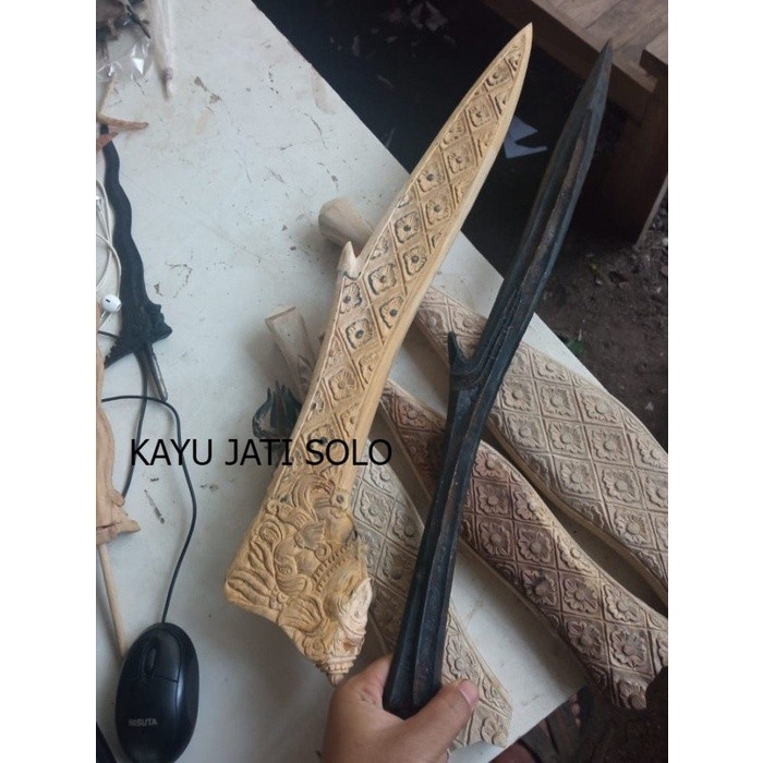 Pedang lar bango sepuh tangguh majapahit lengkap KJM1122