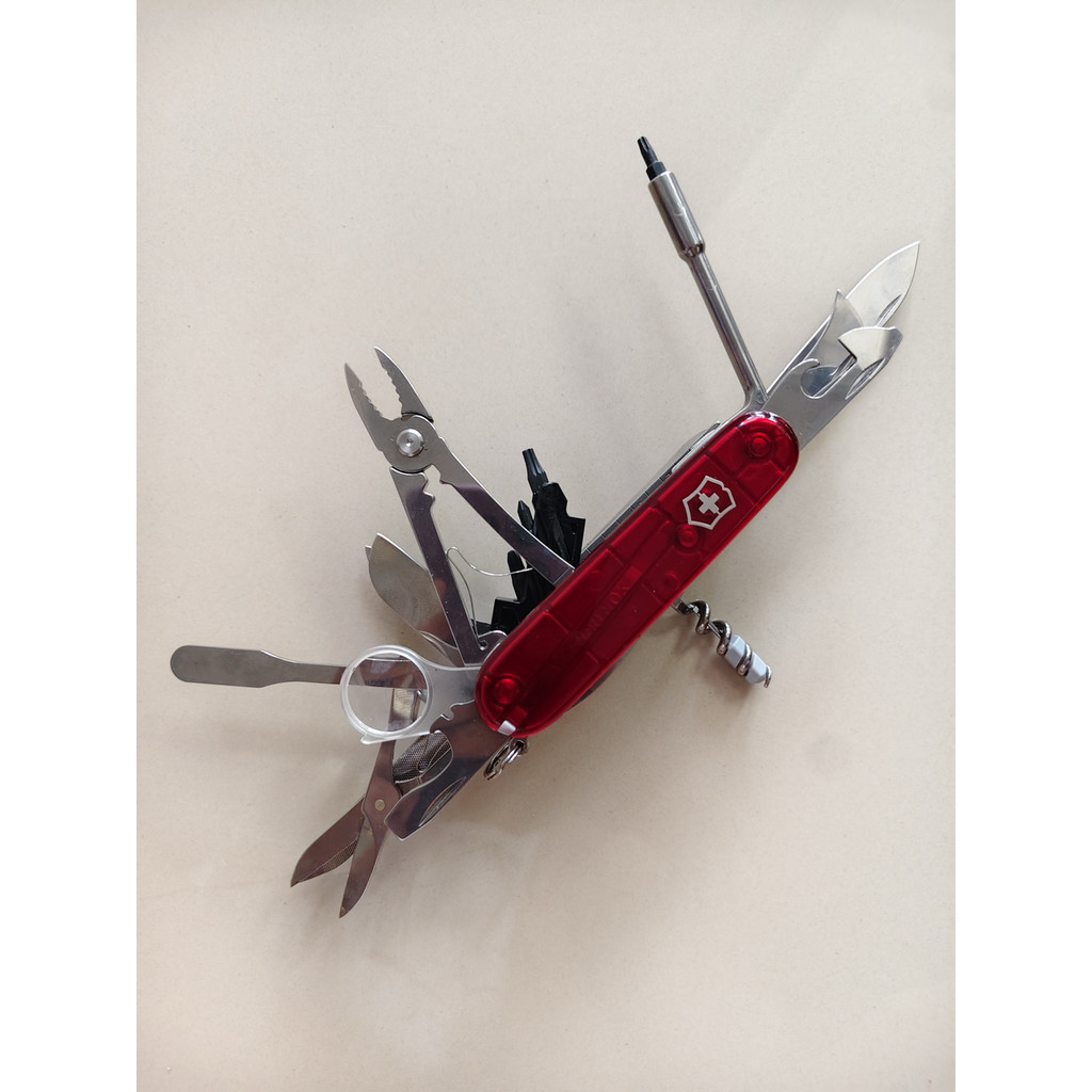 VICTORINOX SWISS CHAMP SWISSCHAMP XLT SURVIVAL HIKING CAMPING WITH PARACORD KNIFE PISAU LIPAT (TS)