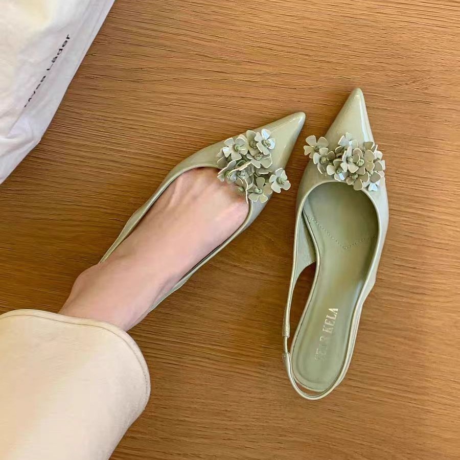 Bunga-bunga runcing, sandal mulut dangkal, sandal udara wanita, sandal udara wanita