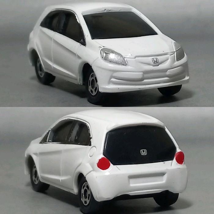 Diecast Tomica Honda Brio Cool Drive takara tomy Putih body chasis plastik