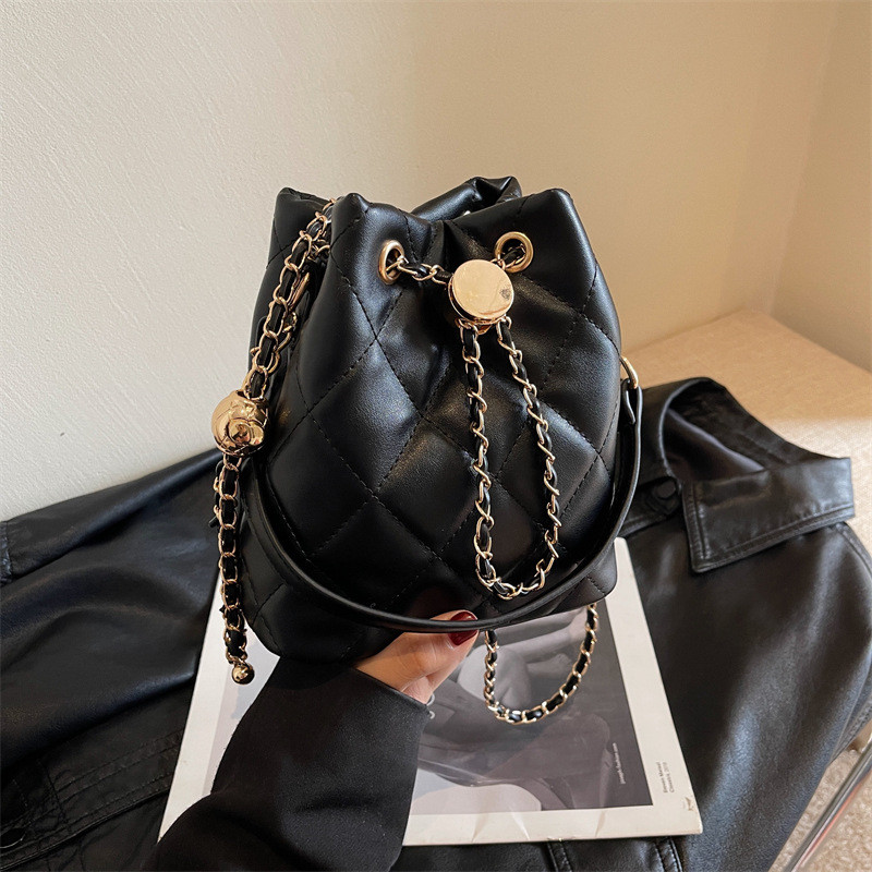 Tas Wanita Kecil Gaya Chanel Tas Rantai Quilted Fashion Baru Tas Bahu Serbaguna Tas Selempang