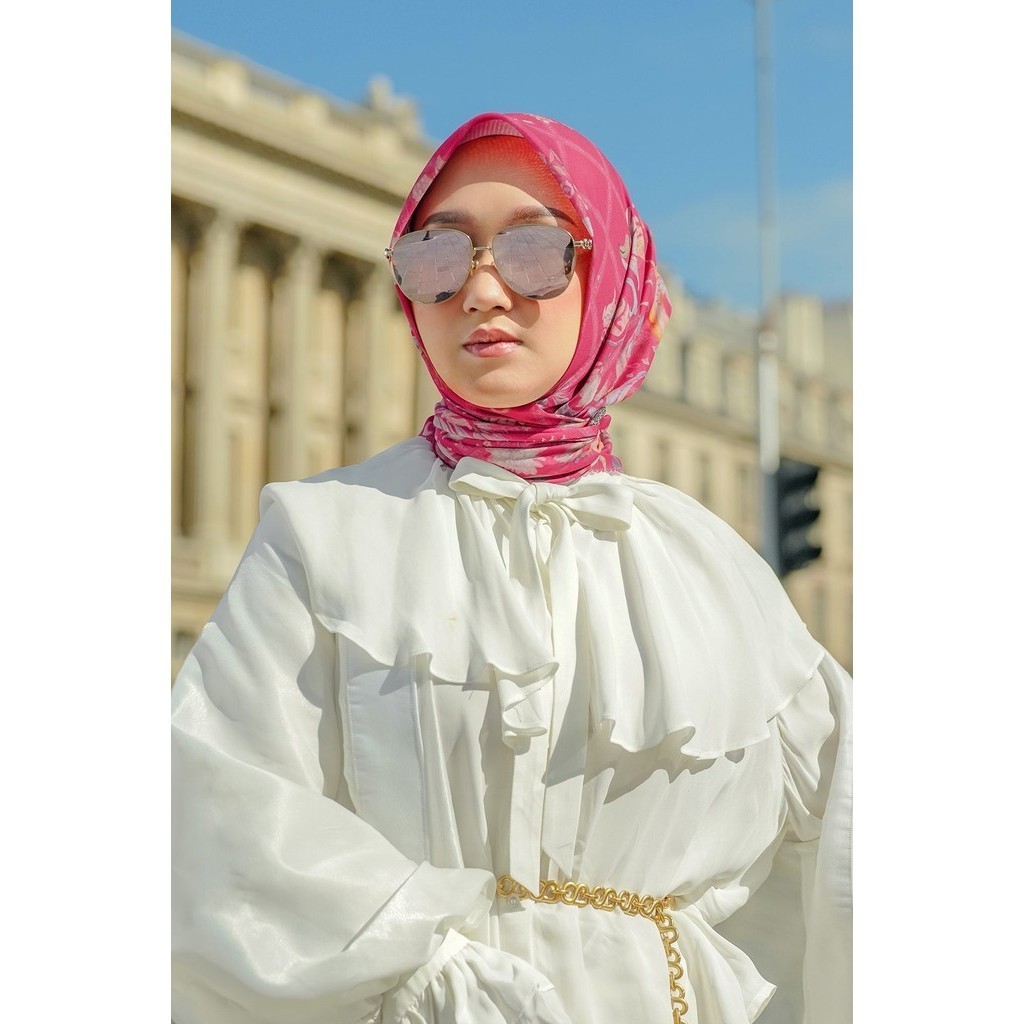 Buttonscarves The Autograph Voile Square XL - Framboise