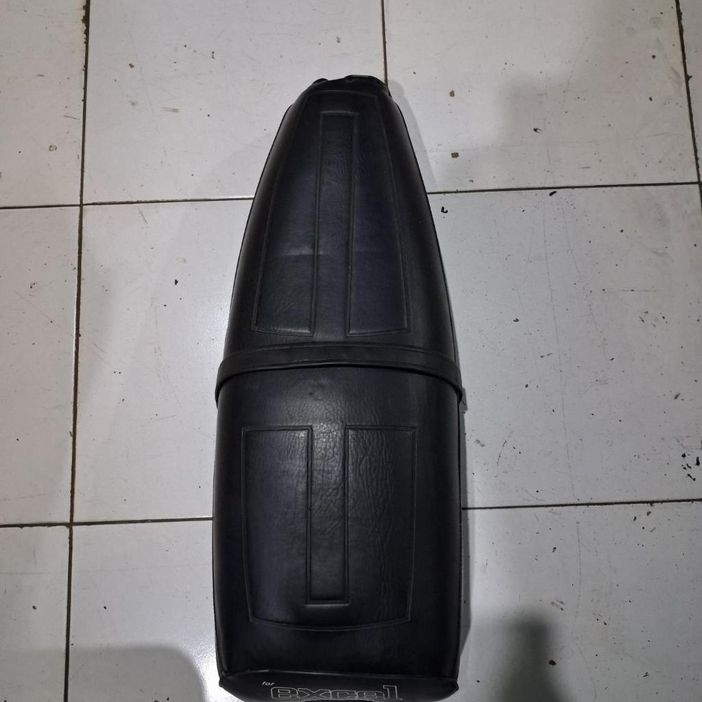 Jok vespa excel 150 kondisi nos baru stok lama bukan bekas set kuncian
