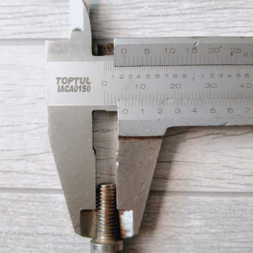 UNIVERSAL  BAUT L UKURAN BAUT M6X16 NEKEL NEW OLD STOCK