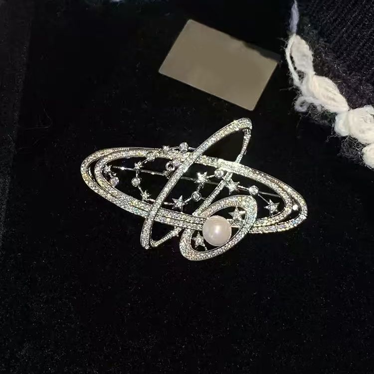 Bros Jas Bintang Saturnus Mutiara Premium Wanita - Desain Elegan, Refined & Fashionable, Gaya Chanel