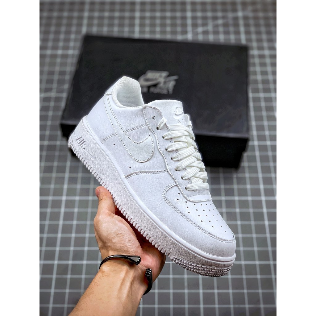 Nike Air Force 1 '07 Low Triple White Sepatu Kasual Putih Pria Wanita