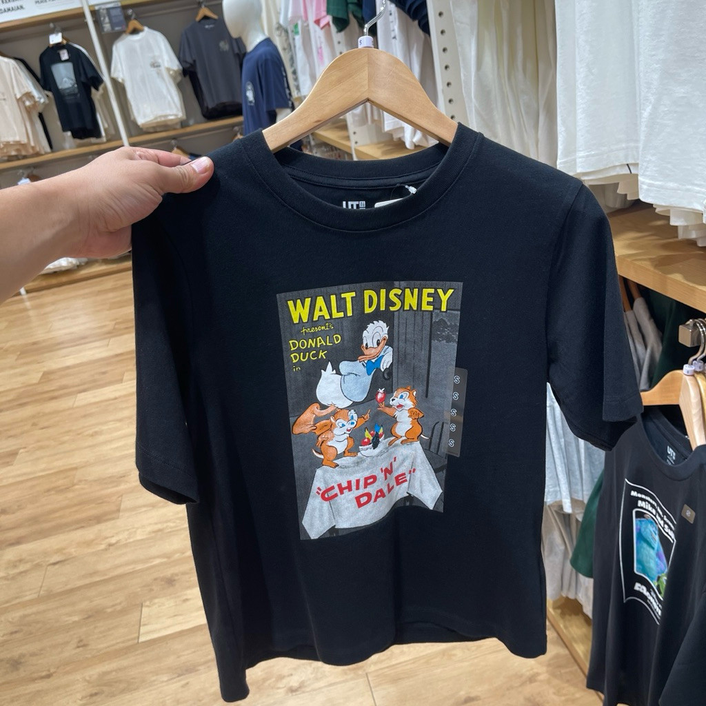 Kaos Tshirt Uniqlo Woman MFA WALT DISNEY black