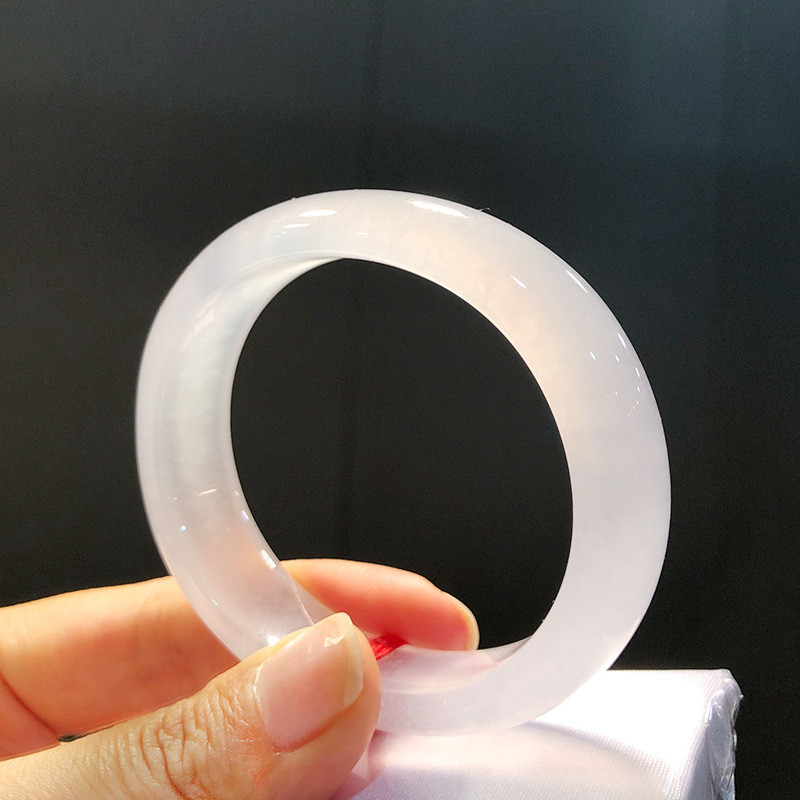 Gelang giok putih es Myanmar gelang giok hijau muda tunggal yang anggun dasar putih es tepi lebar ha