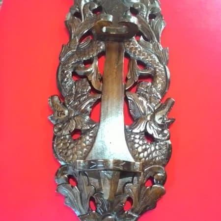 Blawong Keris Tempat Pajang Keris Naga Kembar