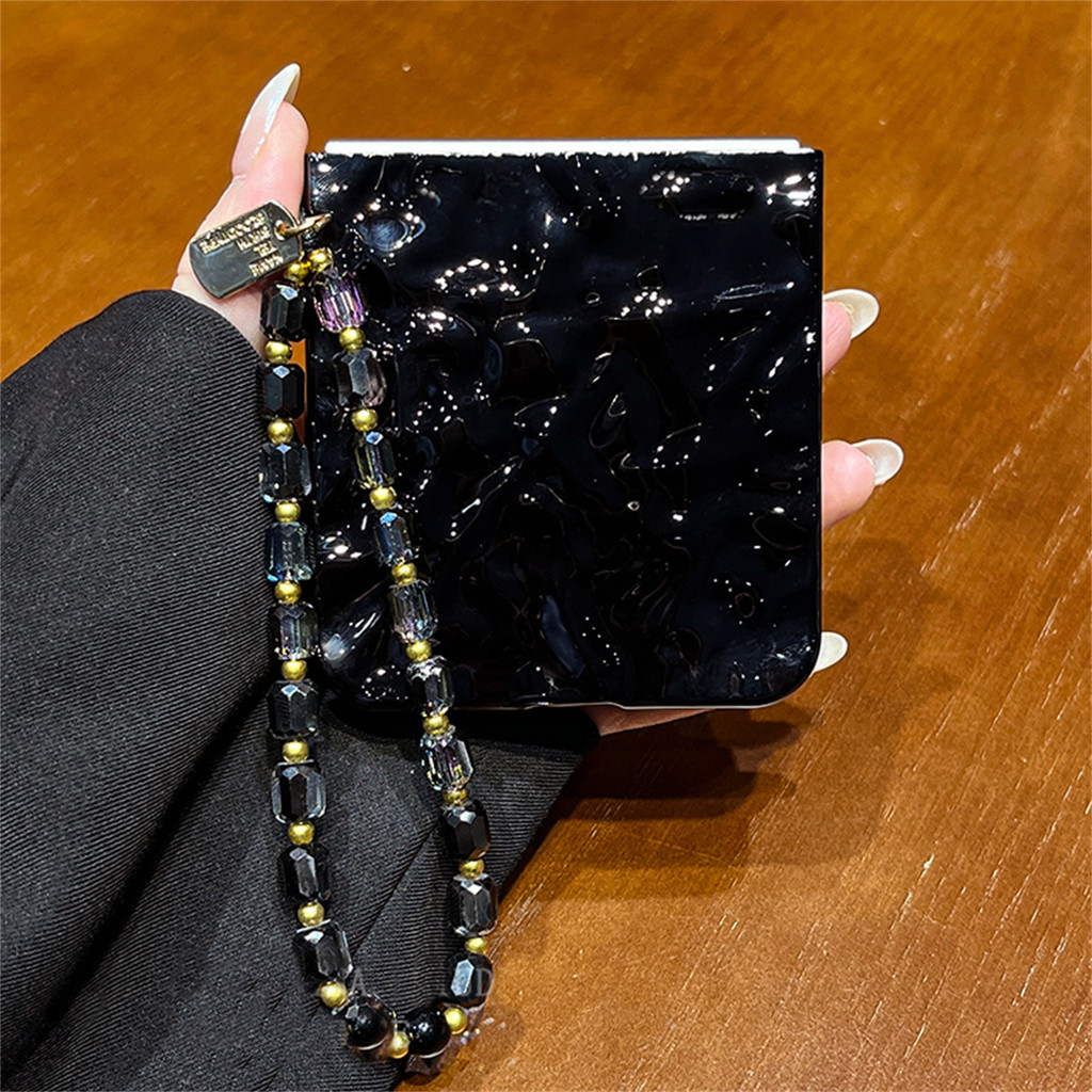 Casing Ponsel Hitam Berkerut Lapisan Korea dengan Tali Portabel untuk Samsung Galaxy Z Flip 7 Z Flip