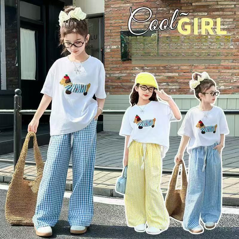 Setelan Anak Perempuan Gaya Korea Motif Anak Anjing, Lengan Pendek dan Celana Kotak-kotak