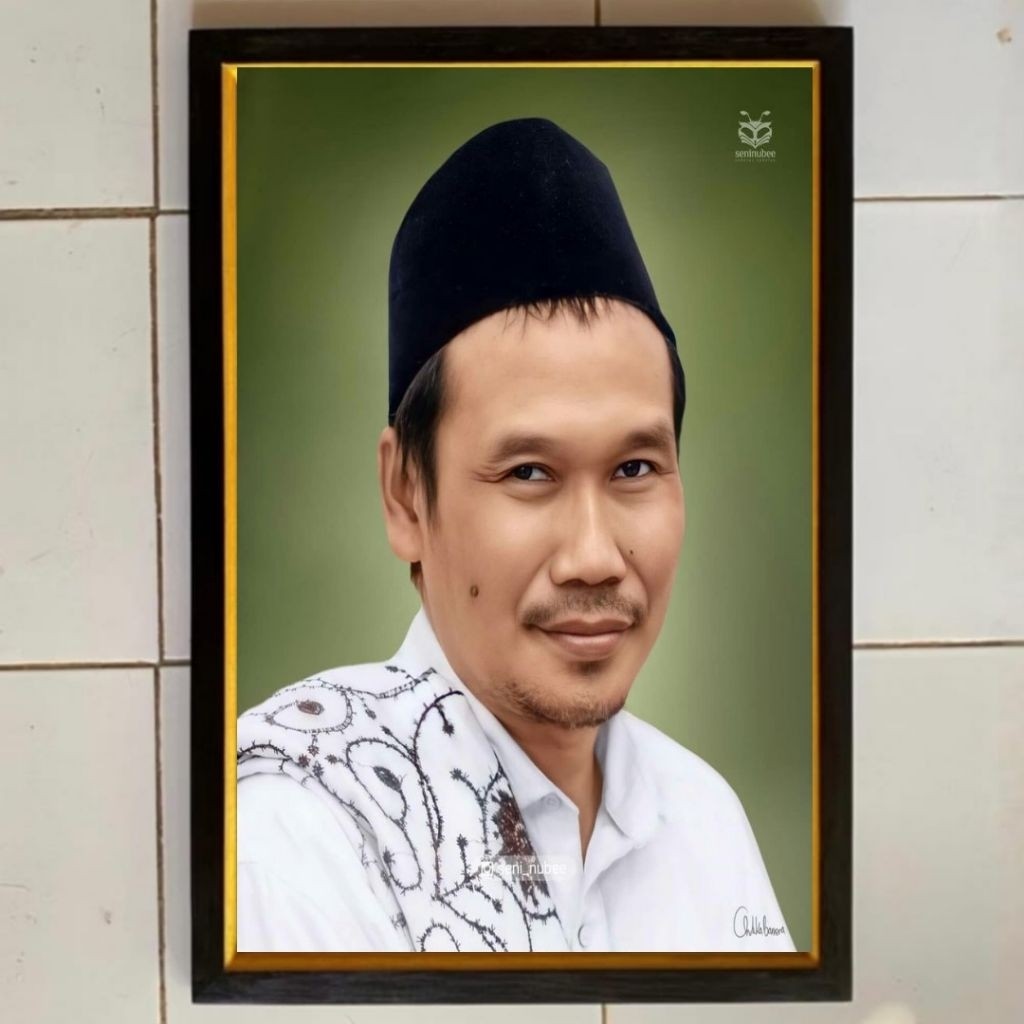 Hiasan dinding lukisan Cetak gambar Gus baha plus bingkai ukuran 53cmx35cm