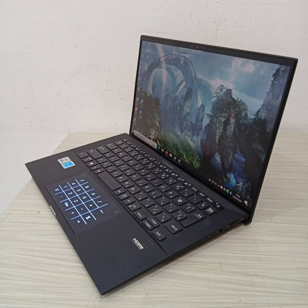laptop  ASUS Expertbook B9450FA ram 16Gb  core i7 gen10 ssd 256