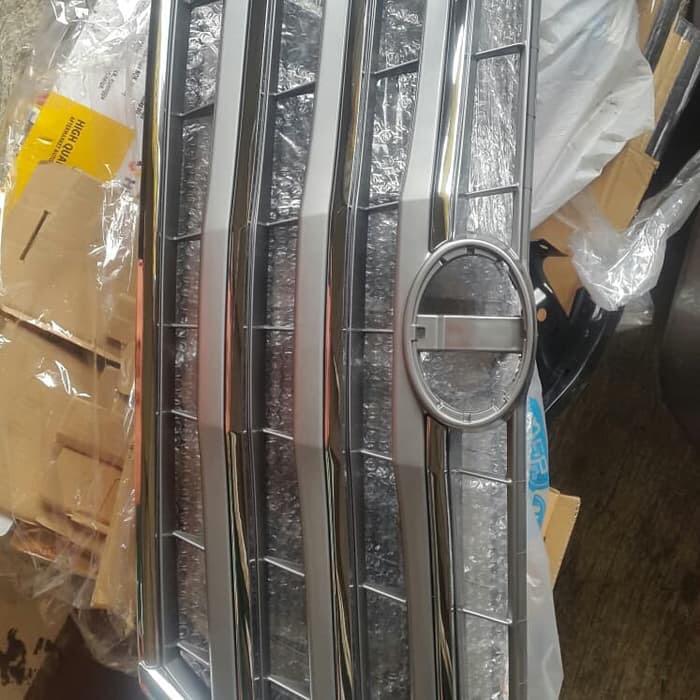 Grill depan Innova 2013 TOP