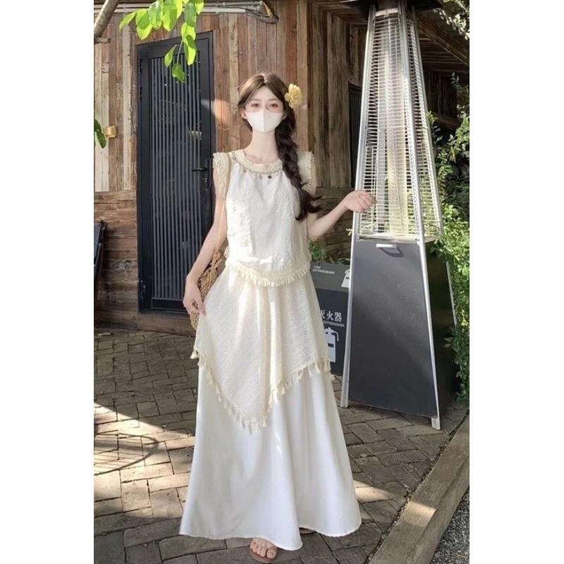 [Bulan Lembut] [COD] Set kamisol dan rok rumbai berlubang baru dengan ikat pinggang.