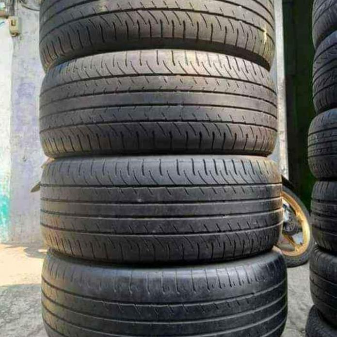 ban mobil ukuran 215/55 R 17 Dunlop tahun 2021 kondisi 80% ban tubeless copotan