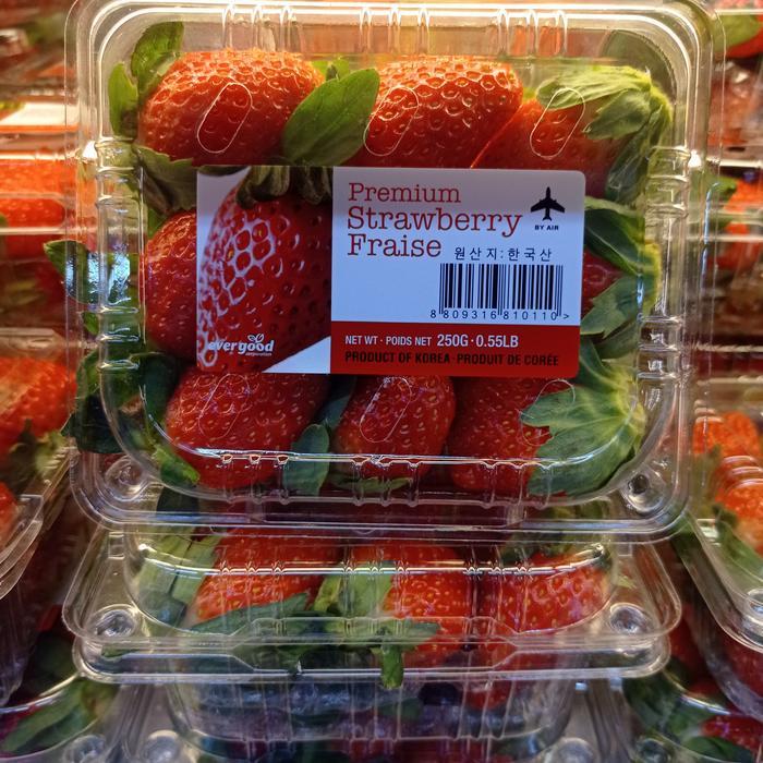 Strawberry Korea manis segar 250 gram /pack