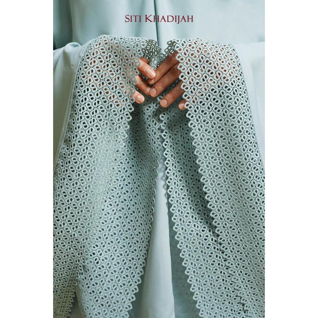 Mukena Siti Khadijah x Buttonscarves - Ulta Fine Lace Prayer Robe