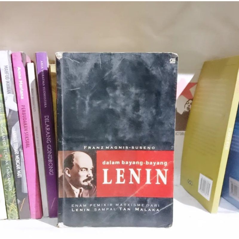 Dalam Bayang-Bayang Lenin: Enam Pemikiran Marxisme dari Lenin Sampai Tan Malaka | Dari Mao ke Marcus