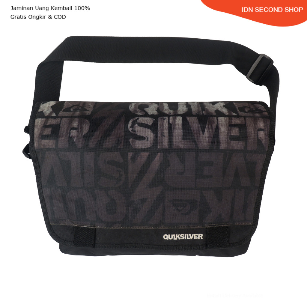 Quiksilver 'Tocador' Black Messenger Bag with Laptop Sleeve - Preloved