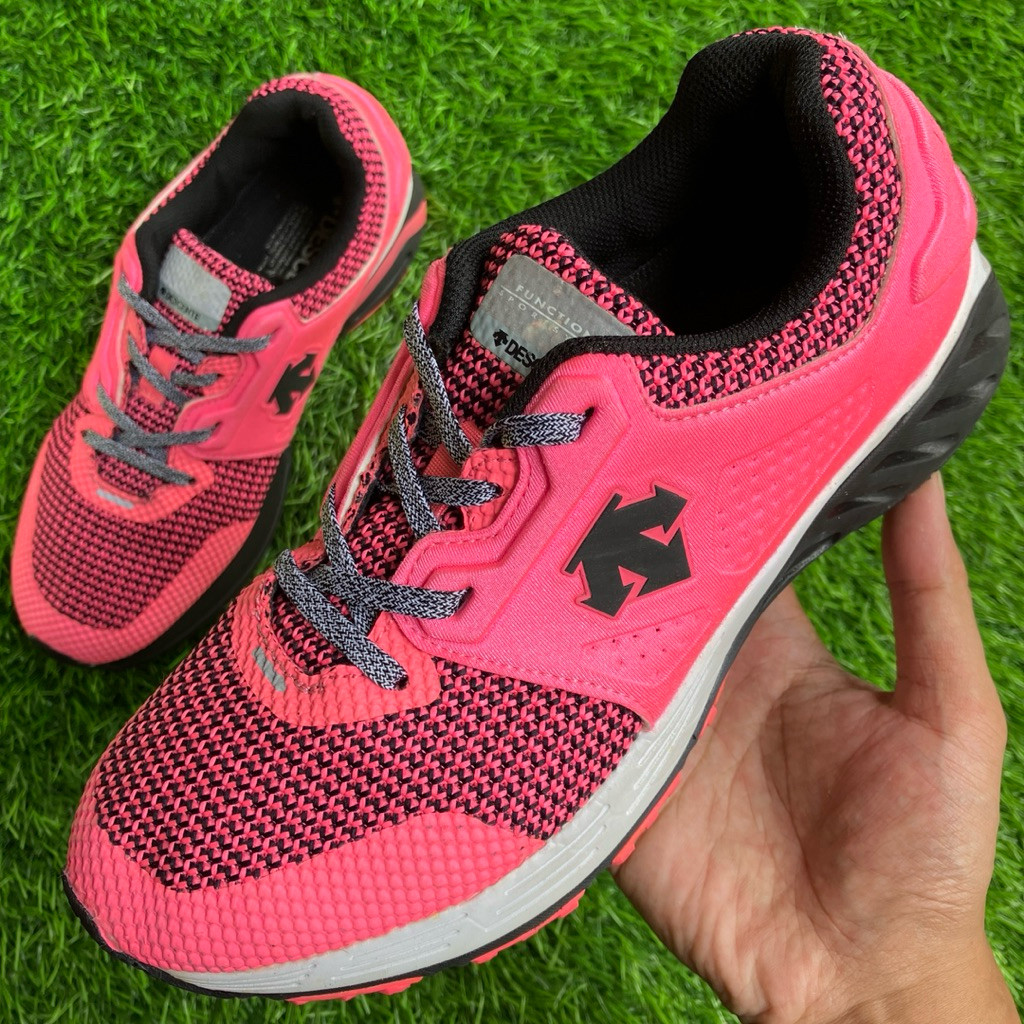 Descente Fungtional Pink Mesh sneakers shoes ukuran 38