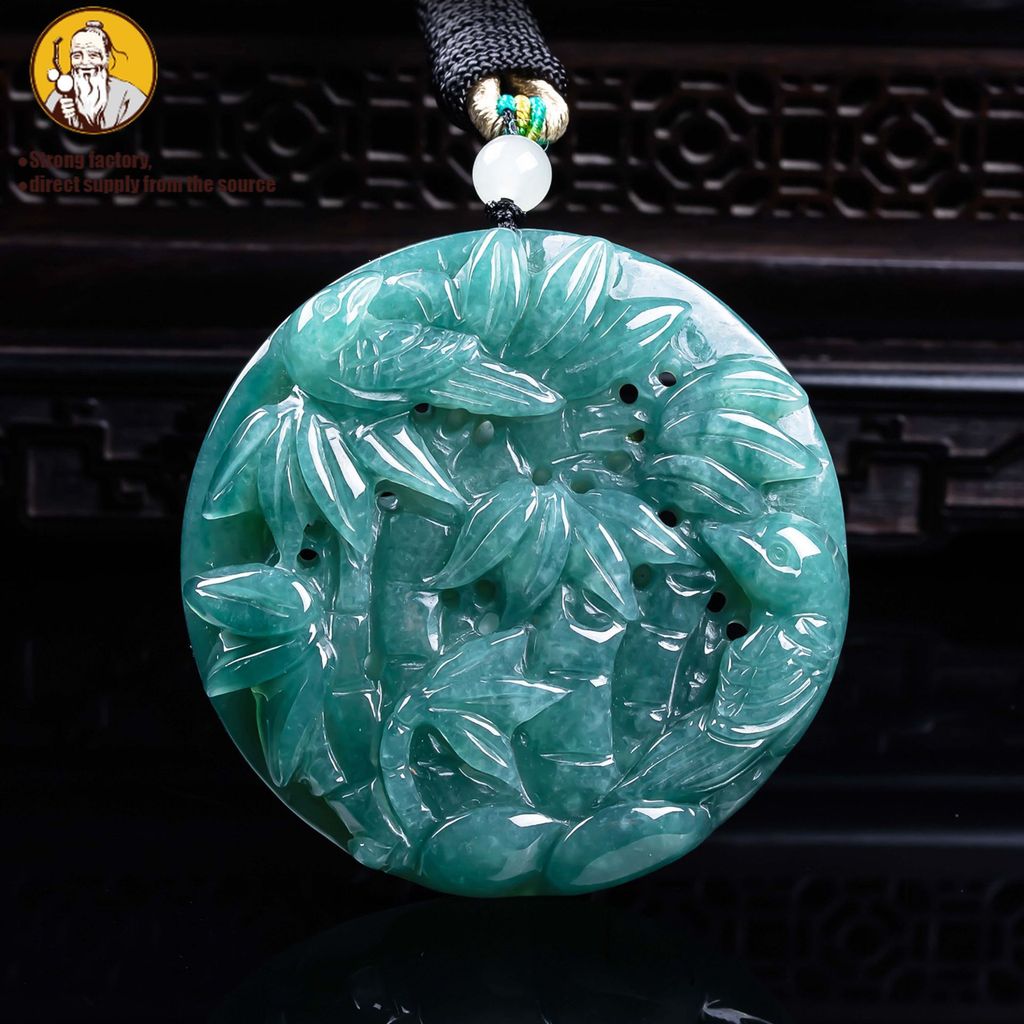 Natural Sebuah jadeite, keamanan bambu mengentalkan liontin batu giok Seiko
