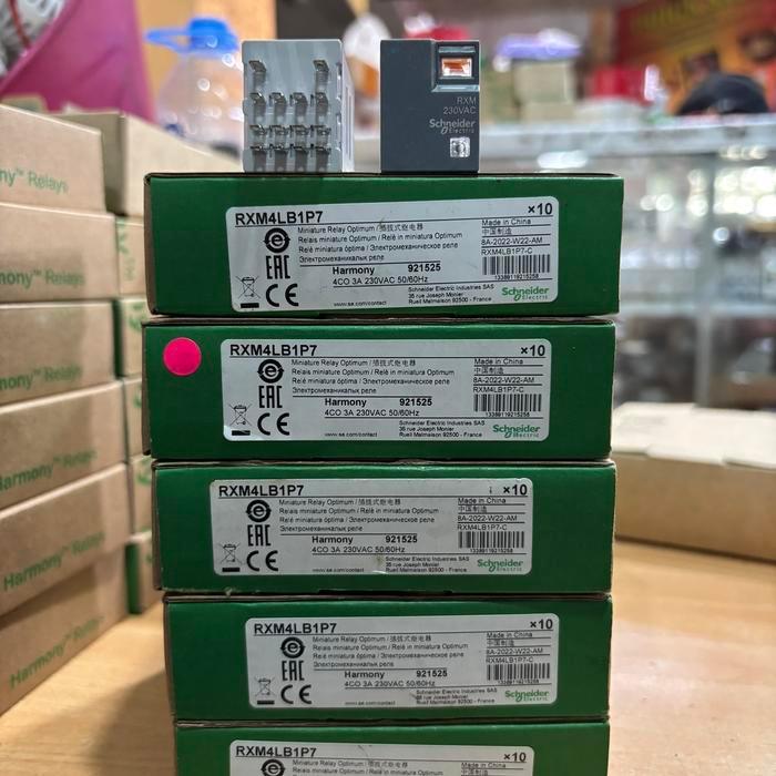RELAY SCHNEIDER RXM4LB1P7 230VAC
