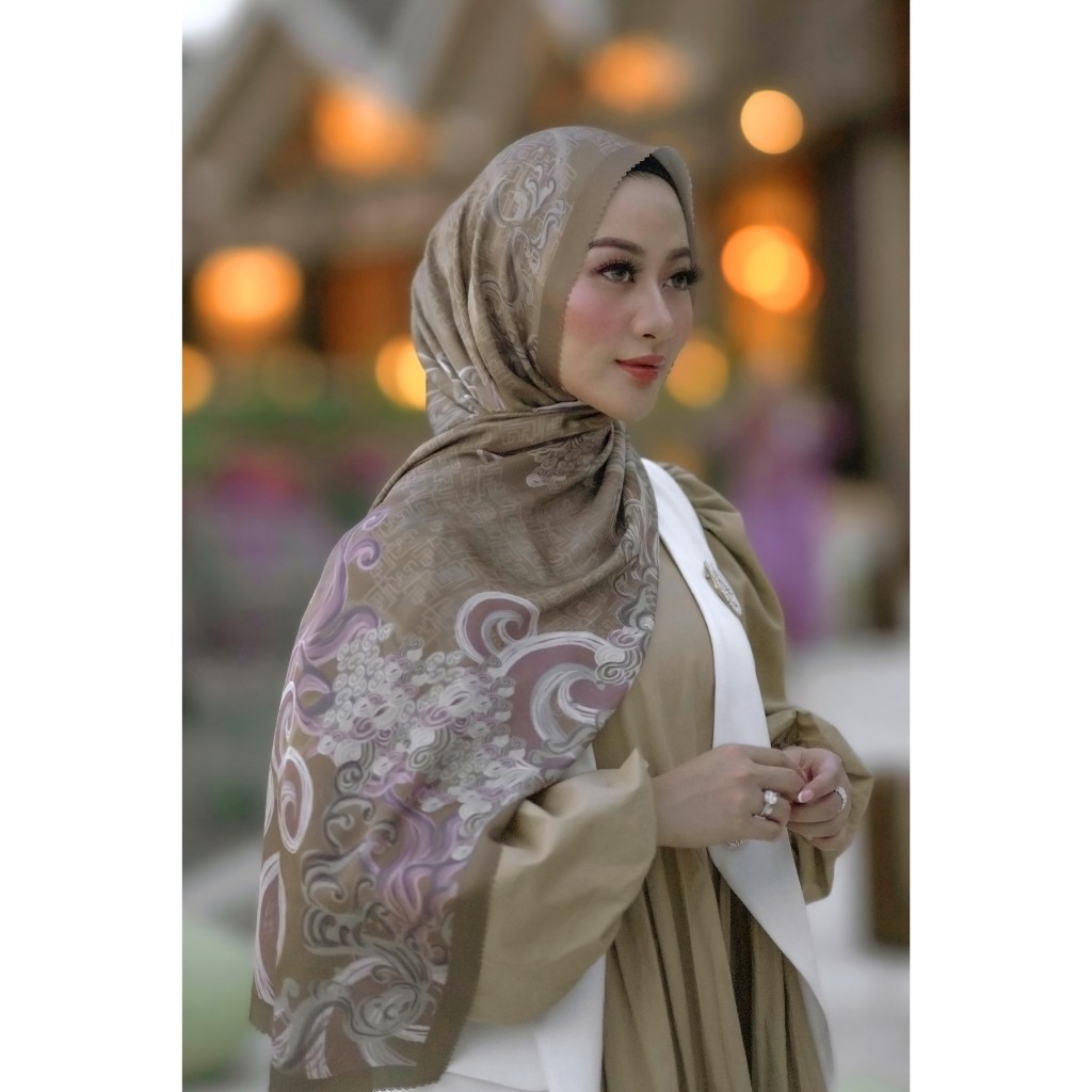 Buttonscarves The Wave Satin Shawl