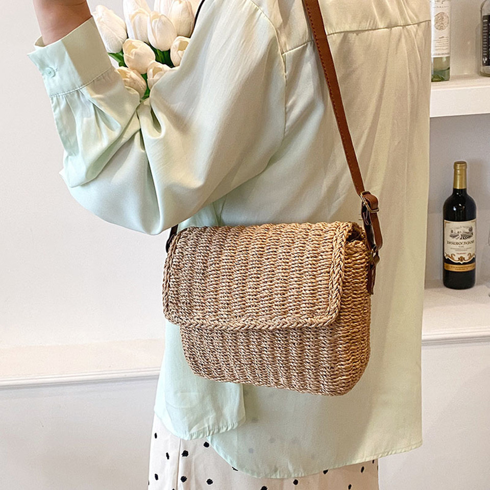 Women Weave Straw Bag Seaside Crossbody Bag Vintage Weaving Messenger Bag Adjustable Strap Handmade 