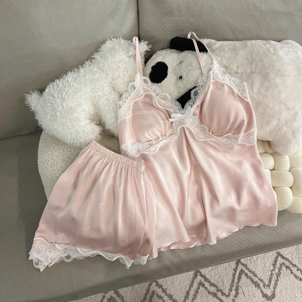 [Leemeoo] Set Piyama Satin Wanita Tali Dingin Dengan Cup Busa Tipis Renda Piyama Aestetik