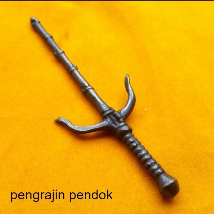 Pusaka tombuk Trisula Bambu Hitam Antik BM KT