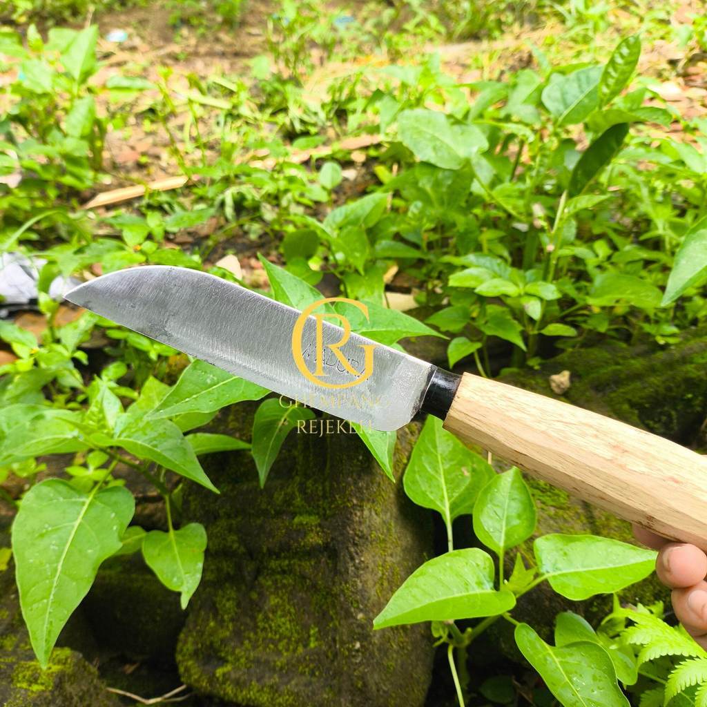 Pisau Dapur Madura Baja Asli Andalan Ibu Dapur berbahan baja original yang sudah di-sepuh, tajam, ku