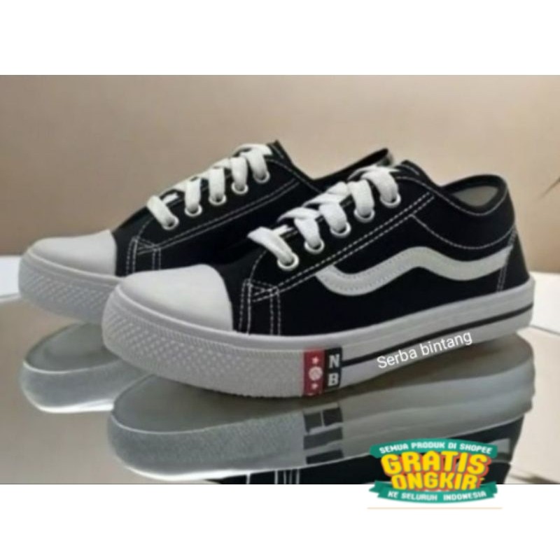 sepatu anak sekolah TK SD SMP SMA. dari Nb dengan tampilan terbaru model vens pendek list putih tali