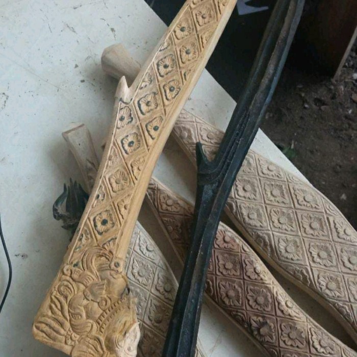 pedang lar bangau antik sepuh stw bkn pusoko gaman tua