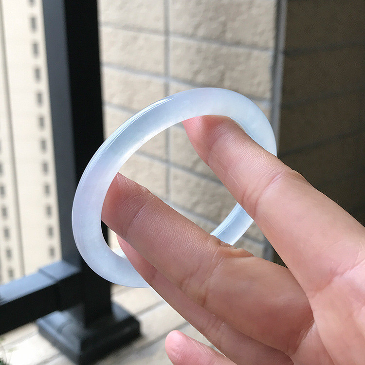 Gelang giok Myanmar gelang bulat gelang giok Dingdang model ramping giok untuk perempuan giok es gel