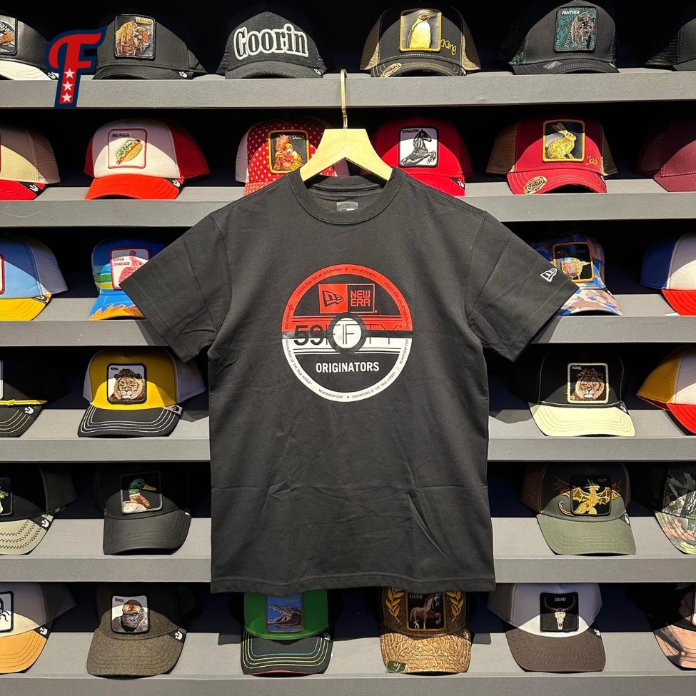 Kaos Pria New Era Pokemon Pokeball Red Black Tee Original