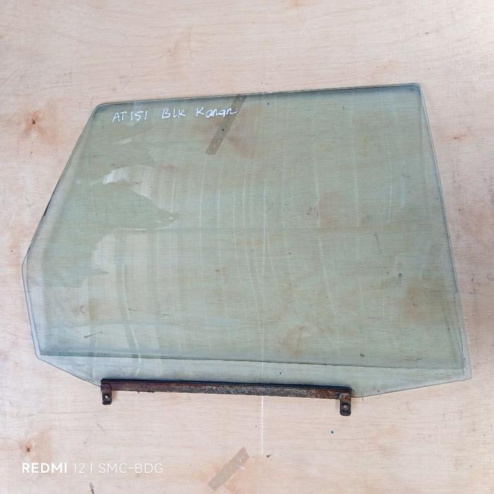 Kaca pintu belakang kanan RB toyota corona at 151 At151 copotan