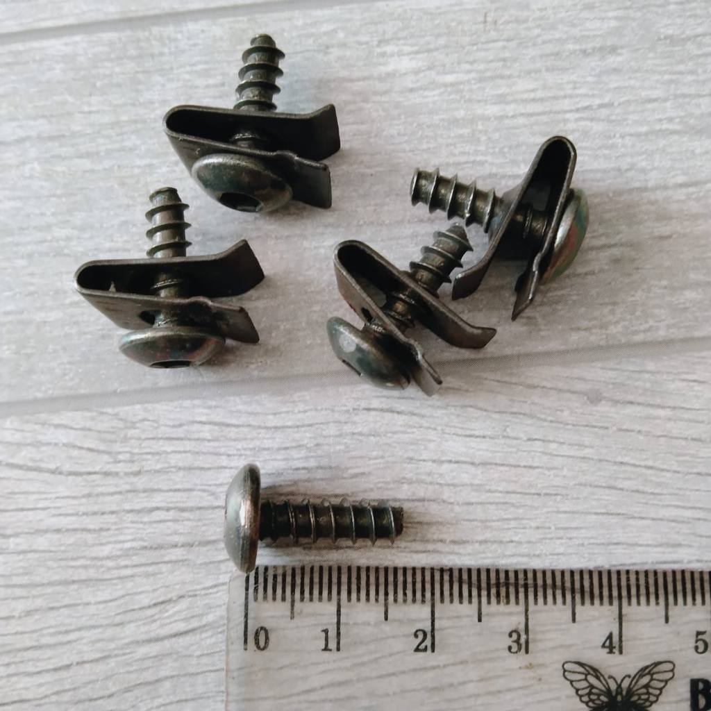 BAUT KLIP BODY KUNCI ( L ) BAUT ULIR UNTUK MOTOR  SCOOPY SPACY BEAT VARIO