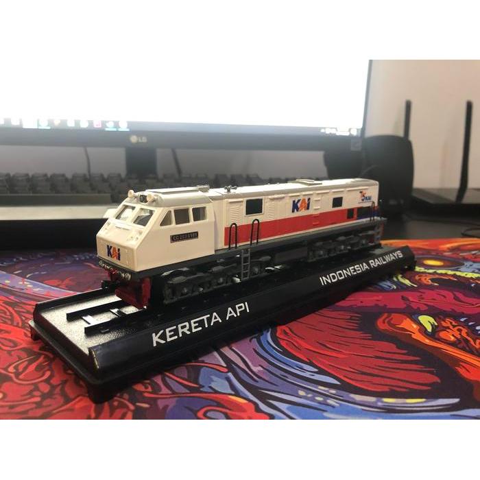 miniatur kereta api lokomotif cc203 logo baru KAI 2020 - Box Mika