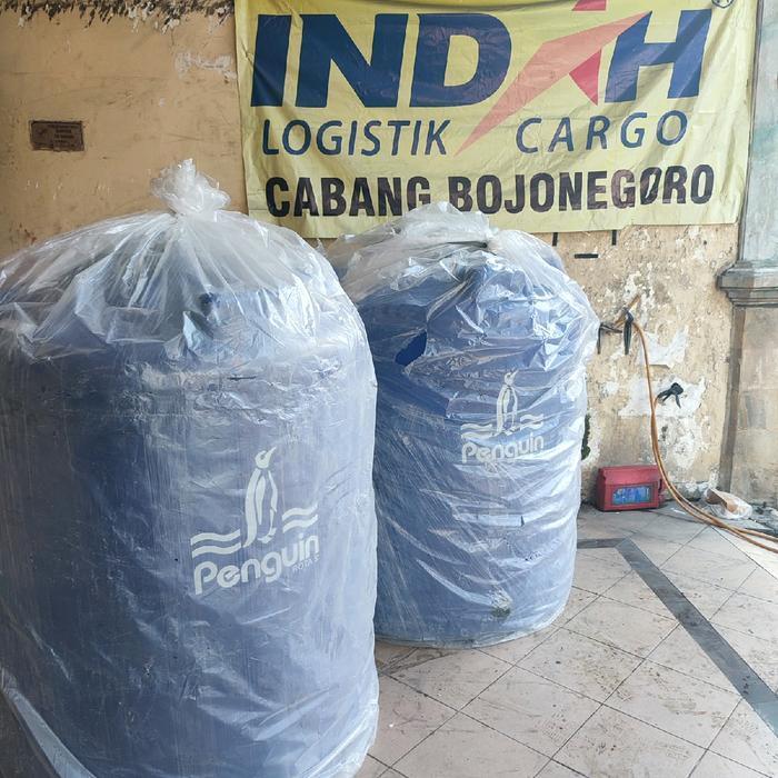 tandon air penguin R3 ukuran 1200 liter.