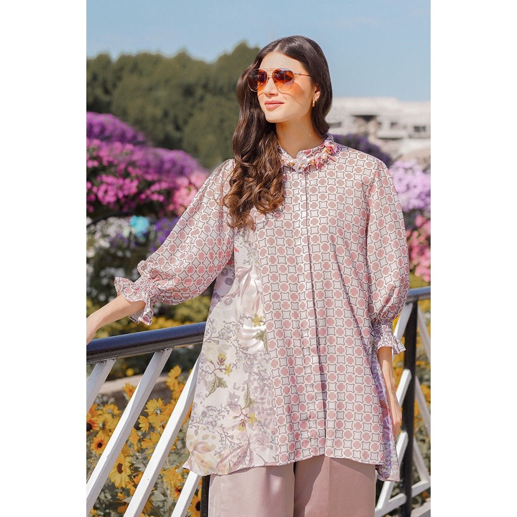 Benang Jarum Into the Garden Smock Shirt - Pink