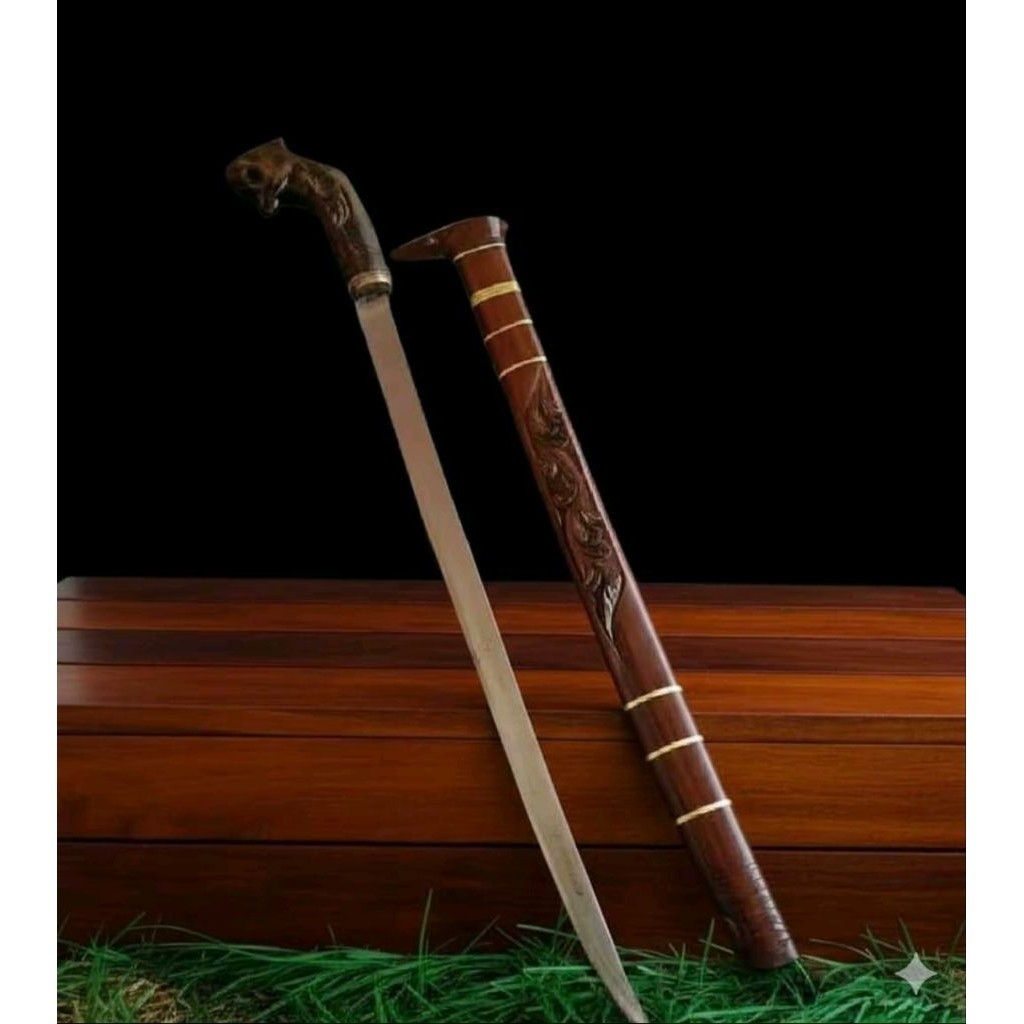 Golok gobang macan Baja Tempa dengan Gagang Kayu Ukir dan Sarung Kayu Motif Klasik