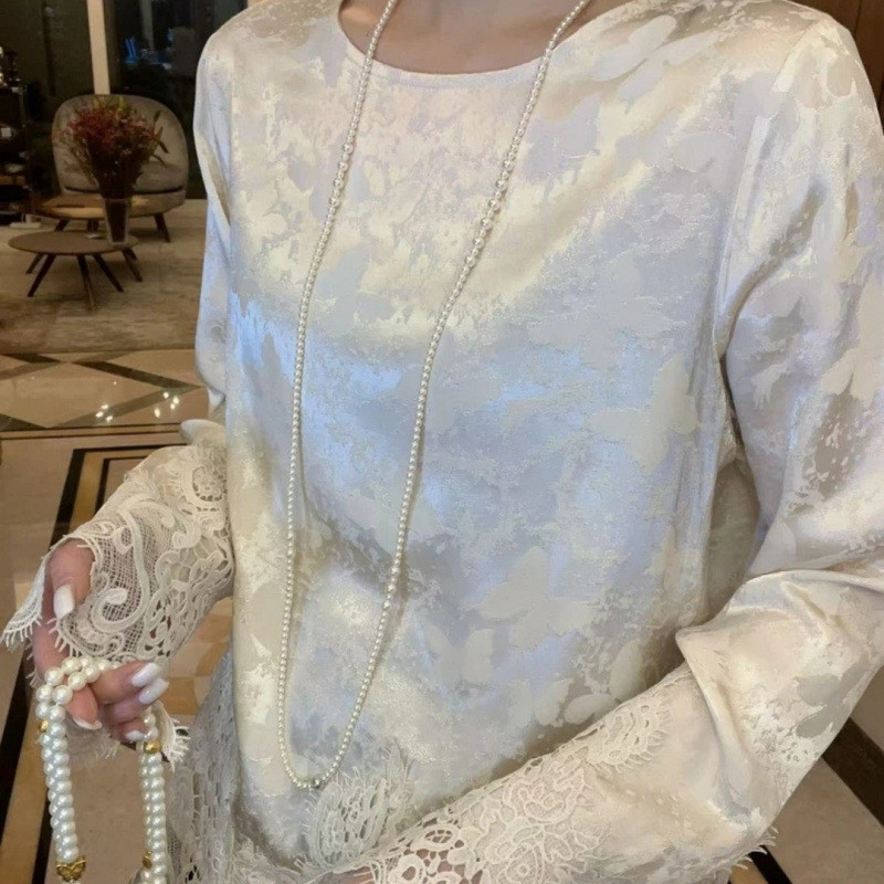 Blus Wanita Gaya Vintage Cina dengan Bordir Renda dan Patchwork yang Sedang Laris