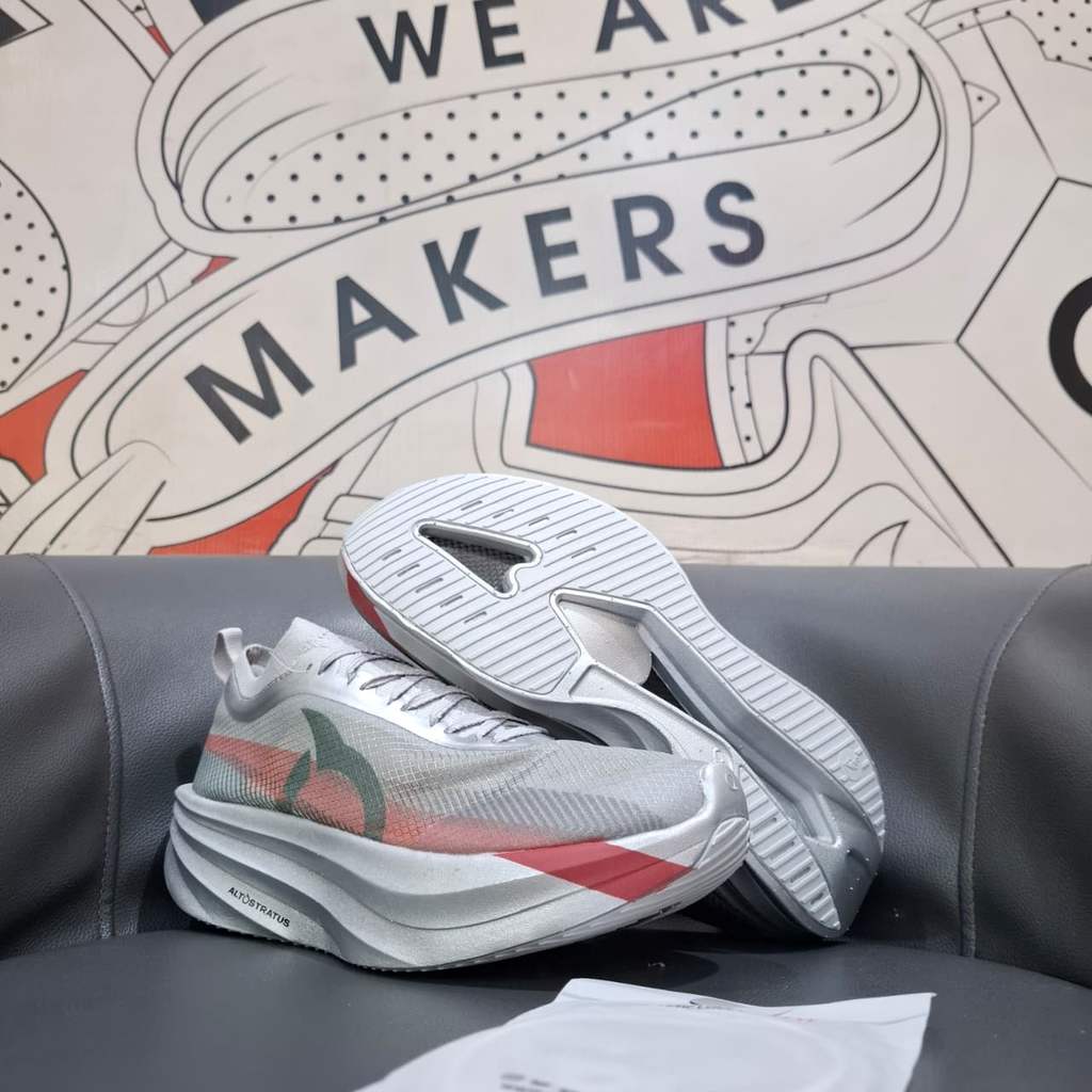 ORTUSEIGHT SEPATU RUNNING CARBON HYPERSONIC 2.0 SILVER