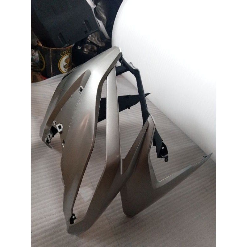 Cover Tameng Sayap Samping Body Depan Vario 150 125 New 2018  2019 2020 Warna Silver